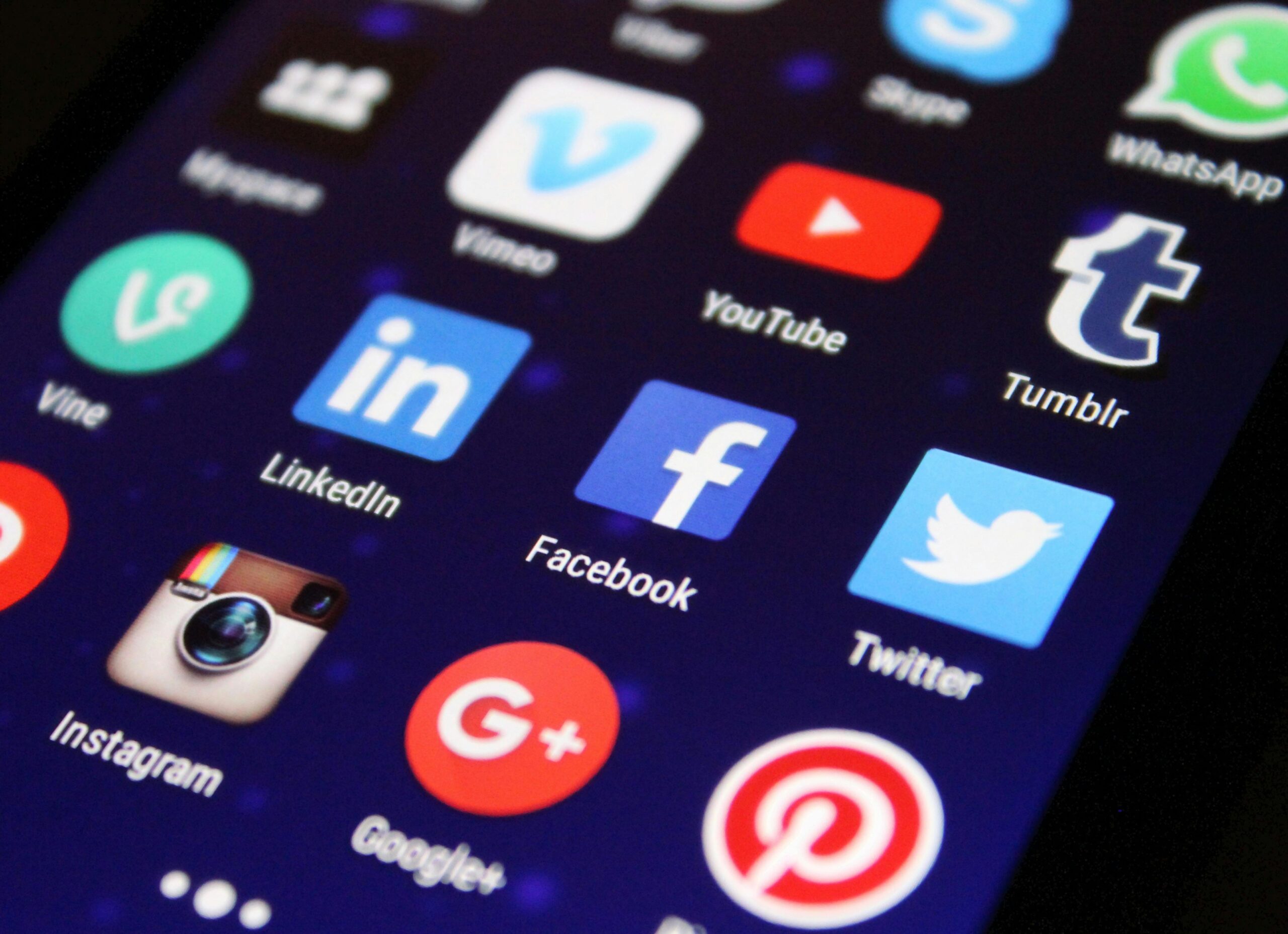 Propaganda prin social media